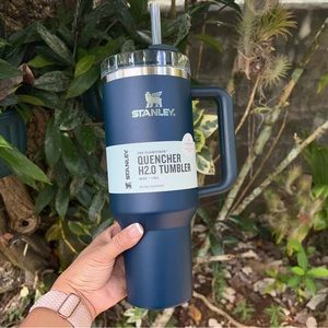 Stanley Quencher H2.0, 40 oz, Hearth and Hand with Magnolia, Navy Voyage